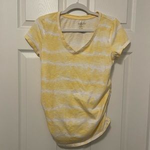 MATERNITY ALERT! 💗💙  a:glow short sleeve maternity top.